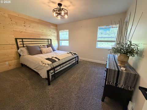 Tiny photo for 76705 Hazeldell Ct, Oakridge, OR 97463 (MLS # 285969722)