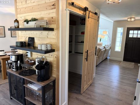 Tiny photo for 76705 Hazeldell Ct, Oakridge, OR 97463 (MLS # 285969722)