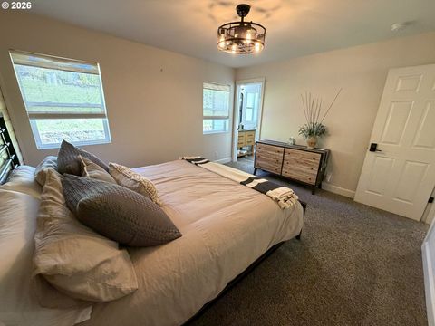 Tiny photo for 76705 Hazeldell Ct, Oakridge, OR 97463 (MLS # 285969722)