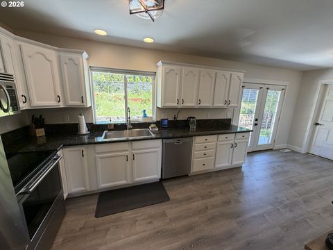 Tiny photo for 76705 Hazeldell Ct, Oakridge, OR 97463 (MLS # 285969722)