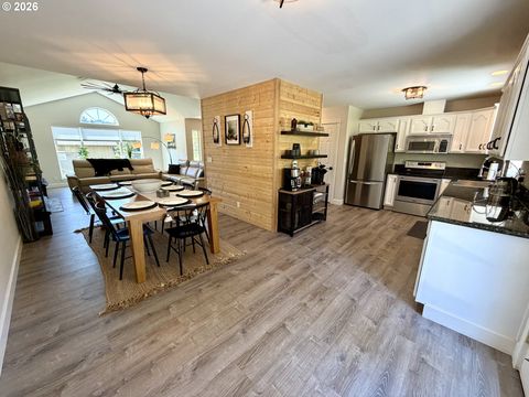 Tiny photo for 76705 Hazeldell Ct, Oakridge, OR 97463 (MLS # 285969722)