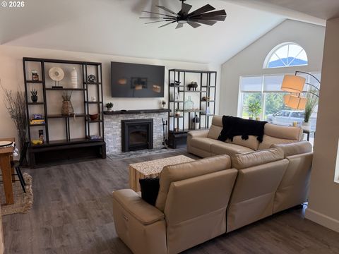 Tiny photo for 76705 Hazeldell Ct, Oakridge, OR 97463 (MLS # 285969722)