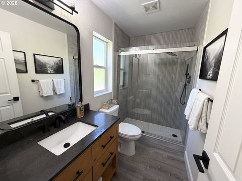 Tiny photo for 76705 Hazeldell Ct, Oakridge, OR 97463 (MLS # 285969722)