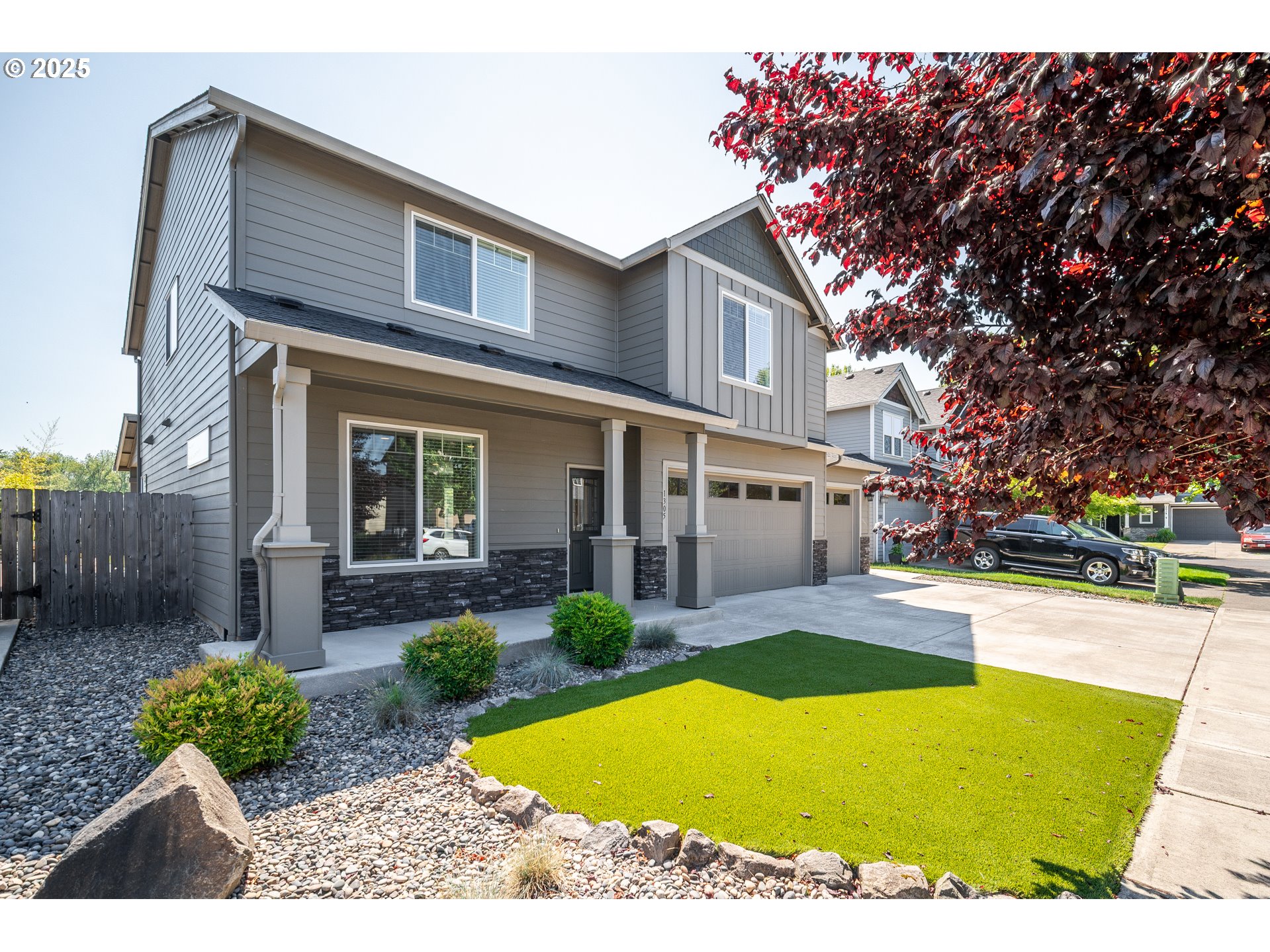 1305 NE 4TH AVE