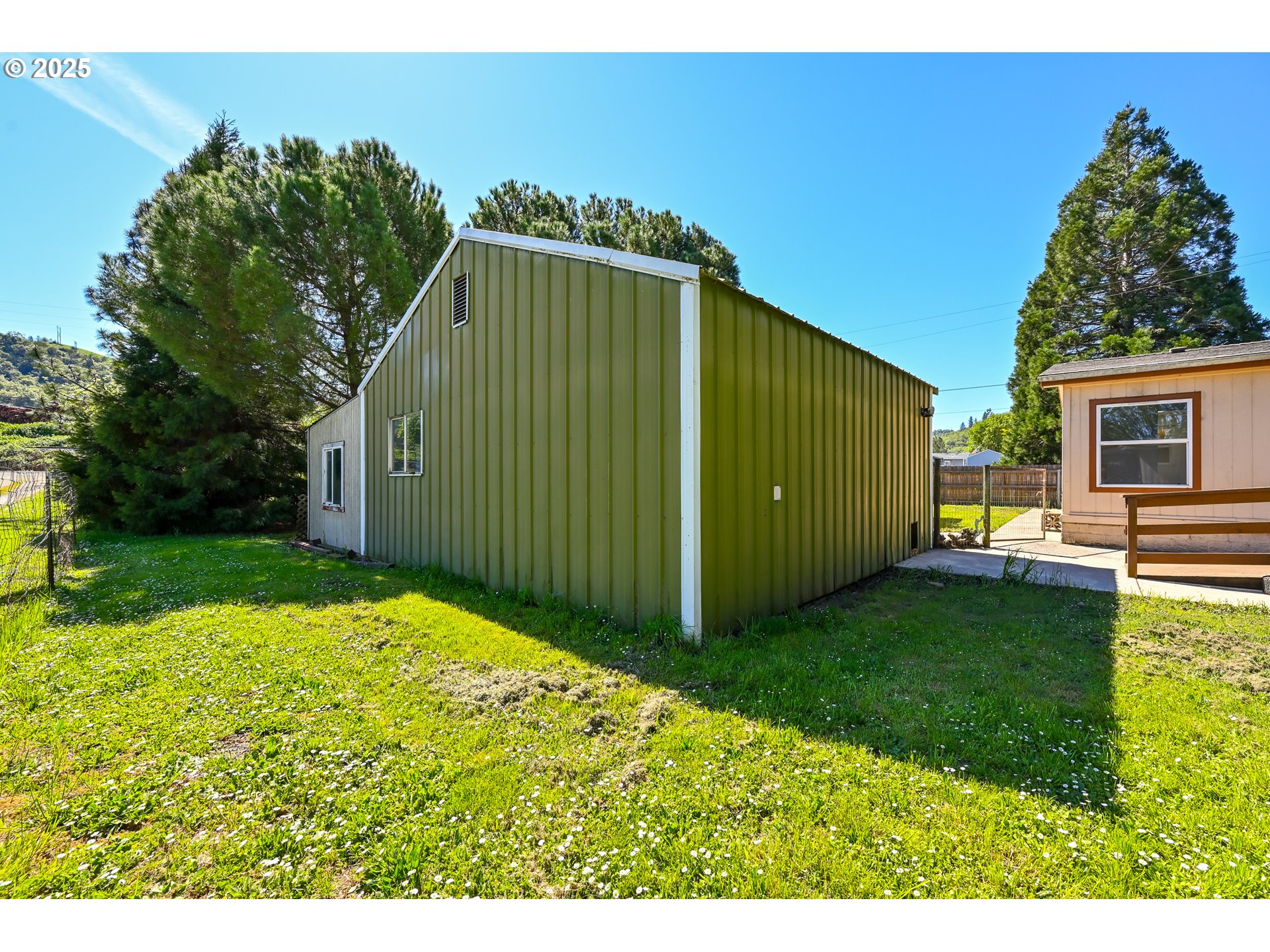 694 TIPTON RD