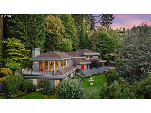 2412 SW 15TH AVE Portland OR 97201