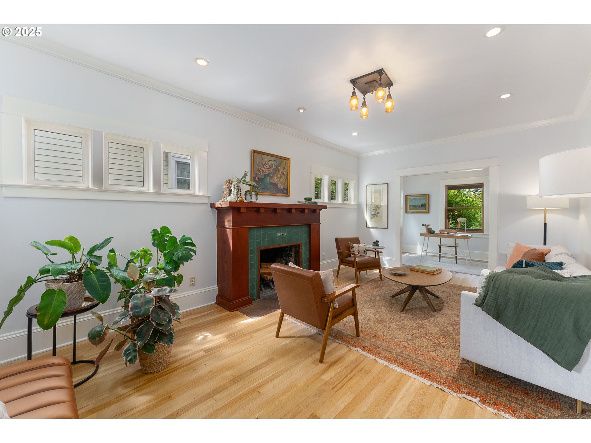 2425 NE 37TH AVE