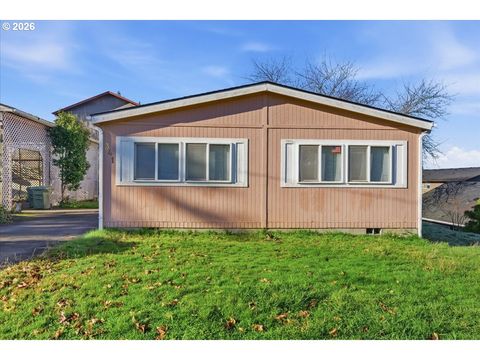 341 S 9TH ST Kalama WA 98625
