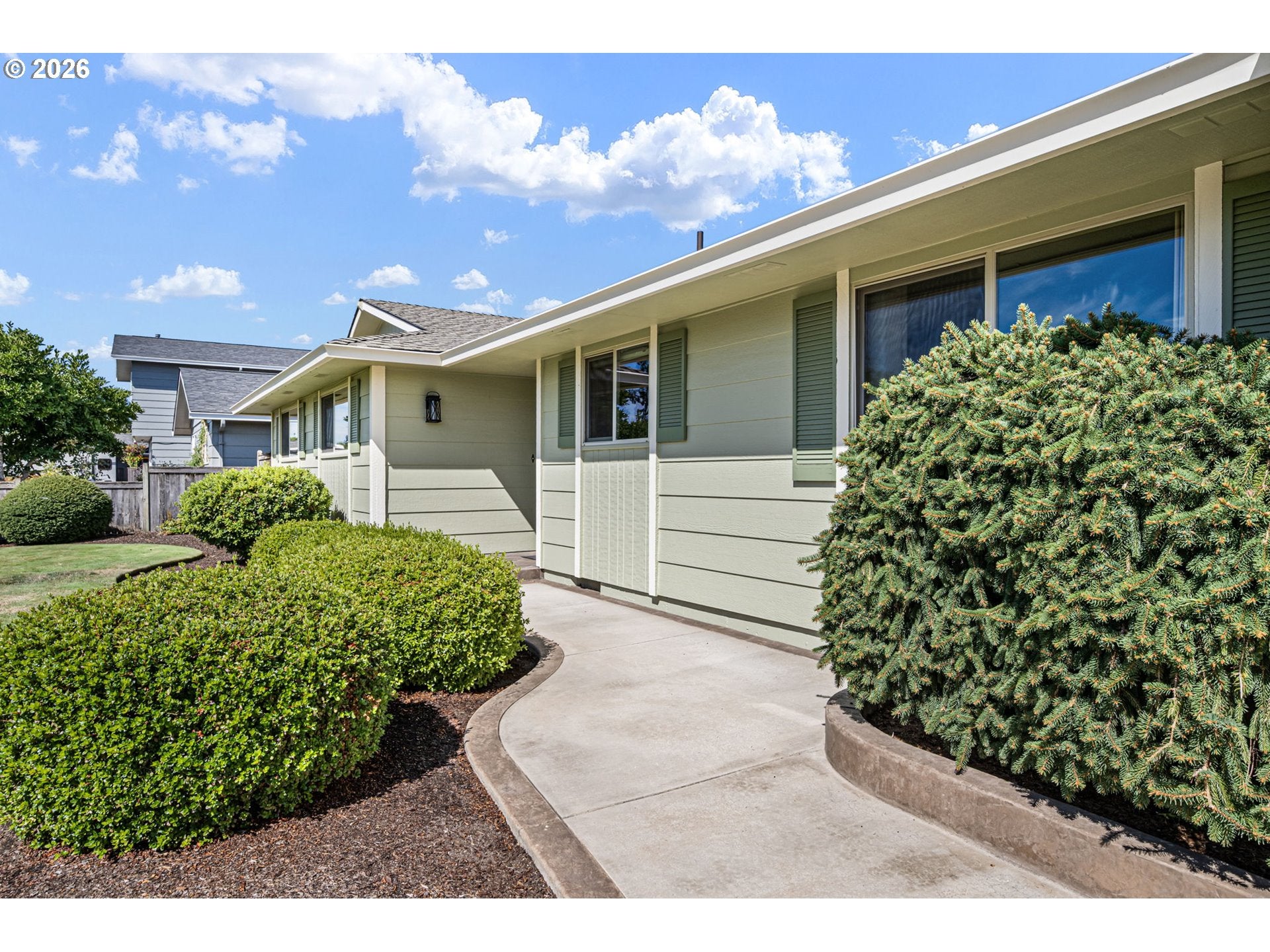 2184 LOCH DR