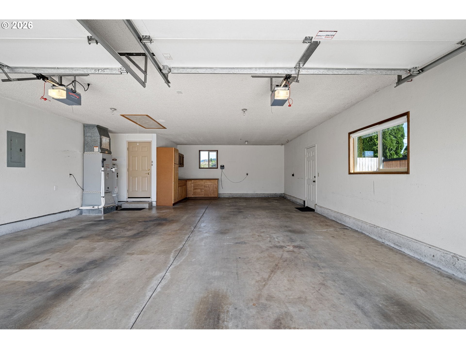 2184 LOCH DR