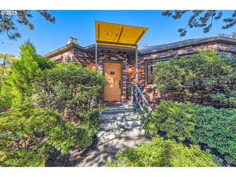 1834 SE 20TH AVE Portland OR 97214
