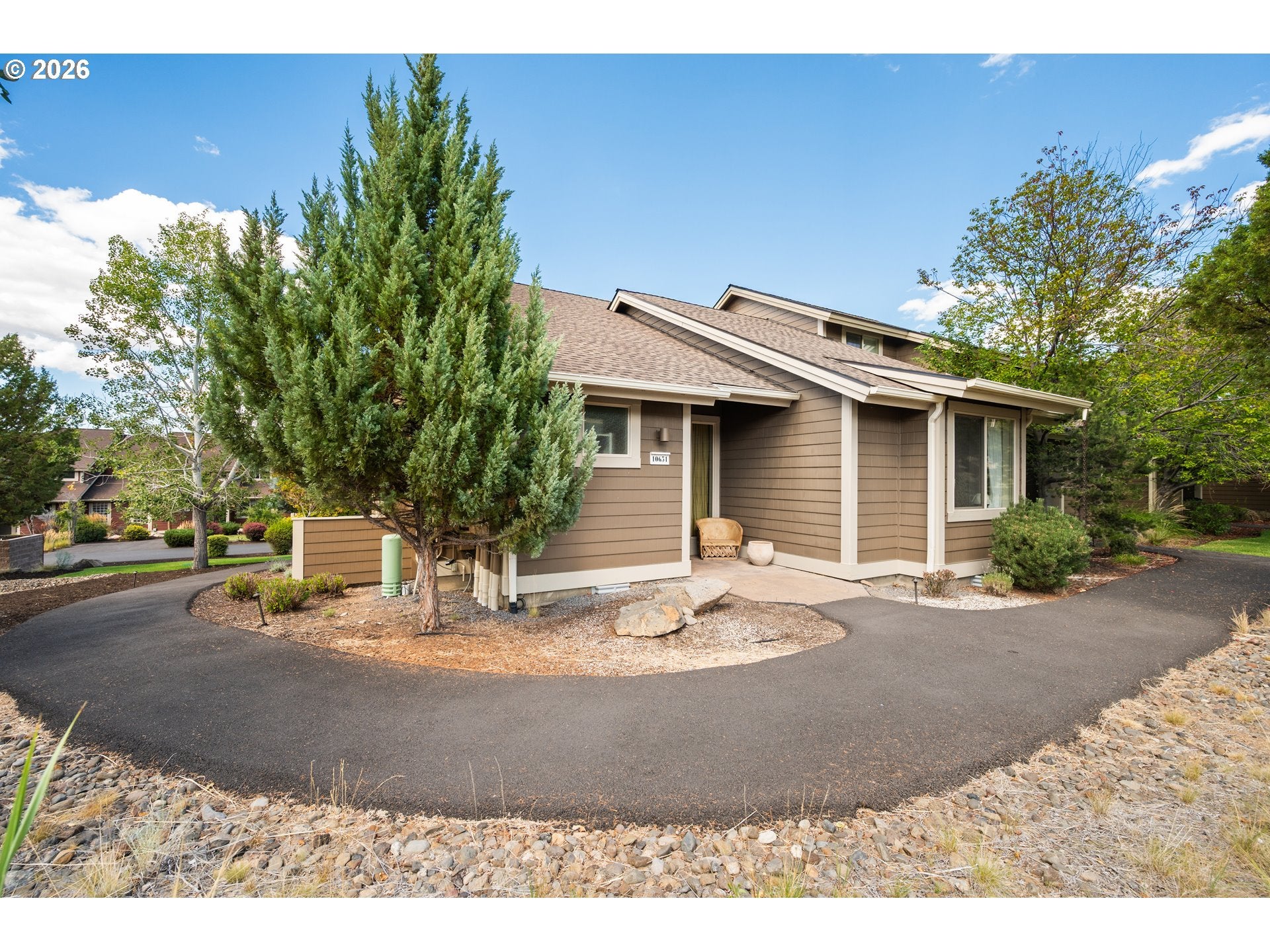 10651 VILLAGE LOOP