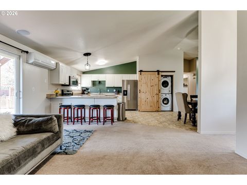 Tiny photo for 549 Gilfry Ave, Creswell, OR 97426 (MLS # 455550296)