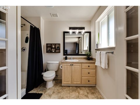 Tiny photo for 549 Gilfry Ave, Creswell, OR 97426 (MLS # 455550296)