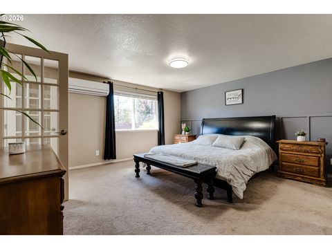 Tiny photo for 549 Gilfry Ave, Creswell, OR 97426 (MLS # 455550296)