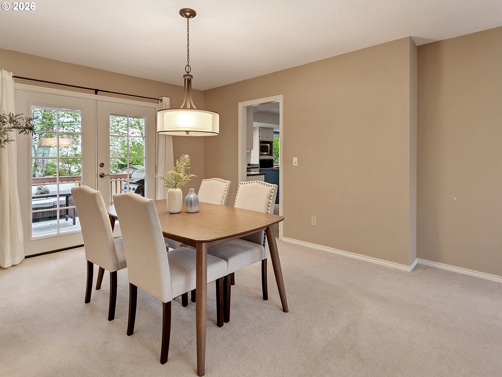 6106 CHURCHILL DOWNS DR