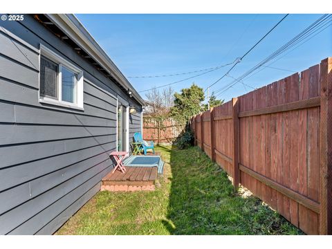 A home in Coos Bay