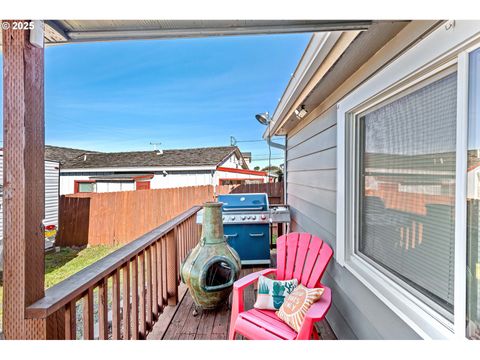 A home in Coos Bay