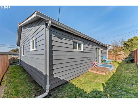 A home in Coos Bay