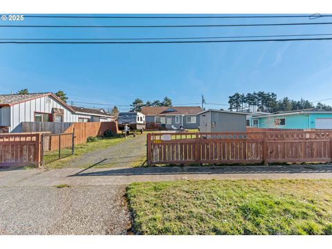 A home in Coos Bay