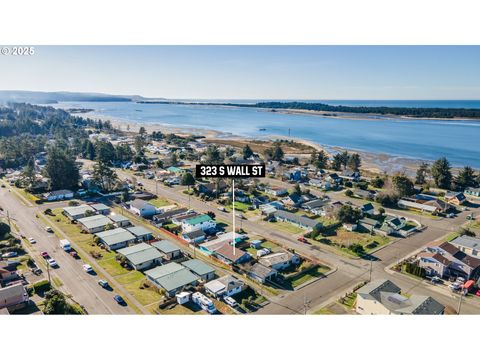 A home in Coos Bay