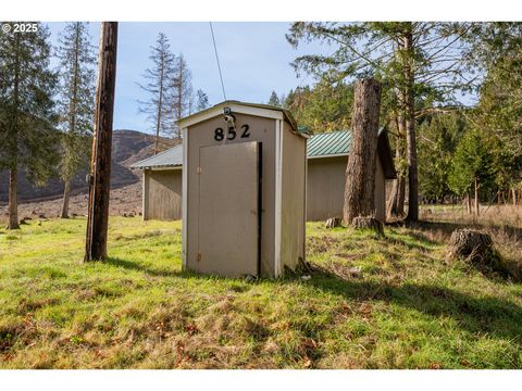 A home in Myrtle Creek