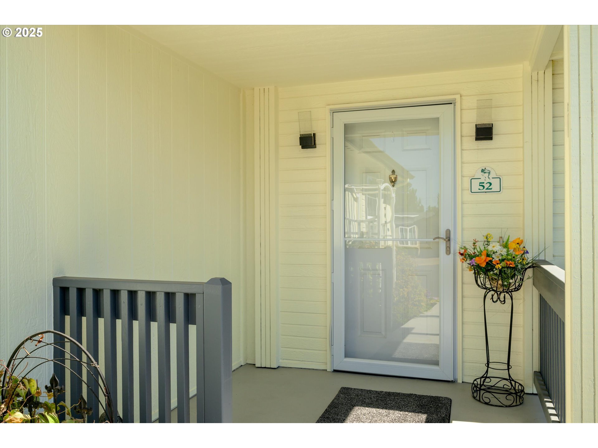 4055 ROYAL AVE 52