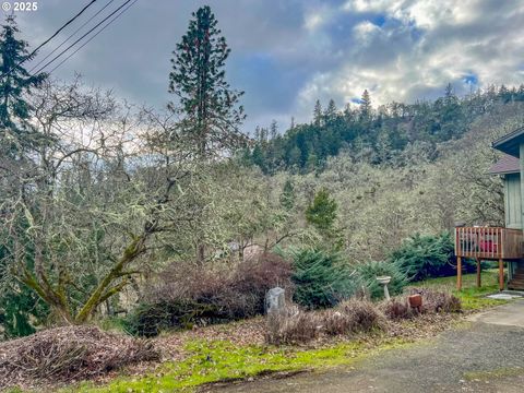 A home in Roseburg