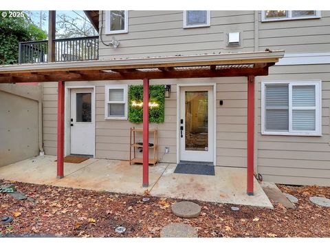 1885 Woodlawn AVE A Eugene OR 97403