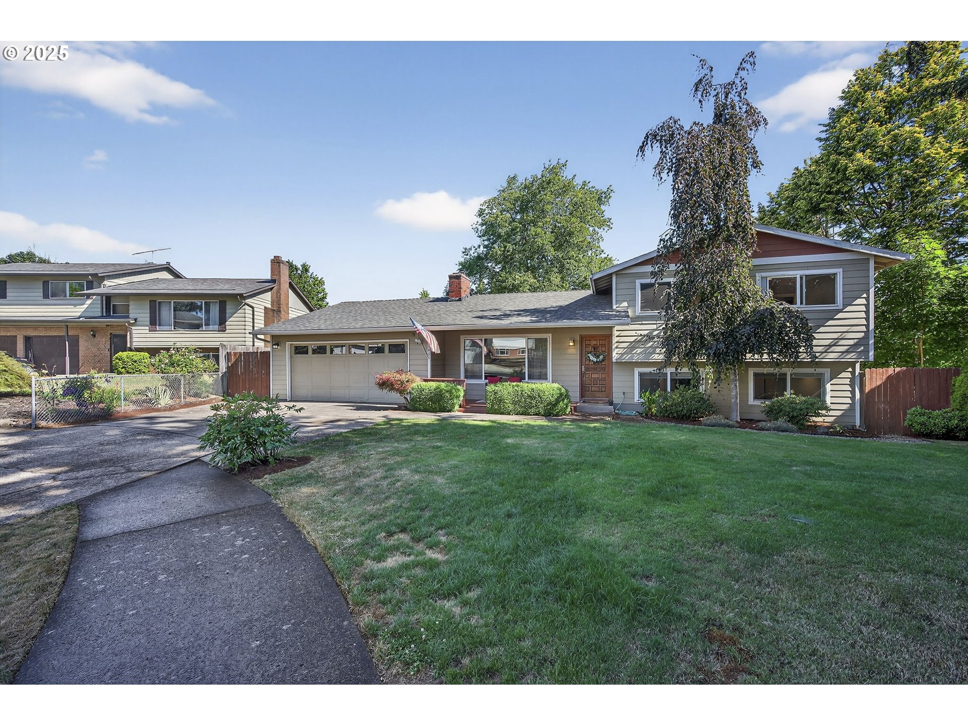 190 SE HACIENDA CT