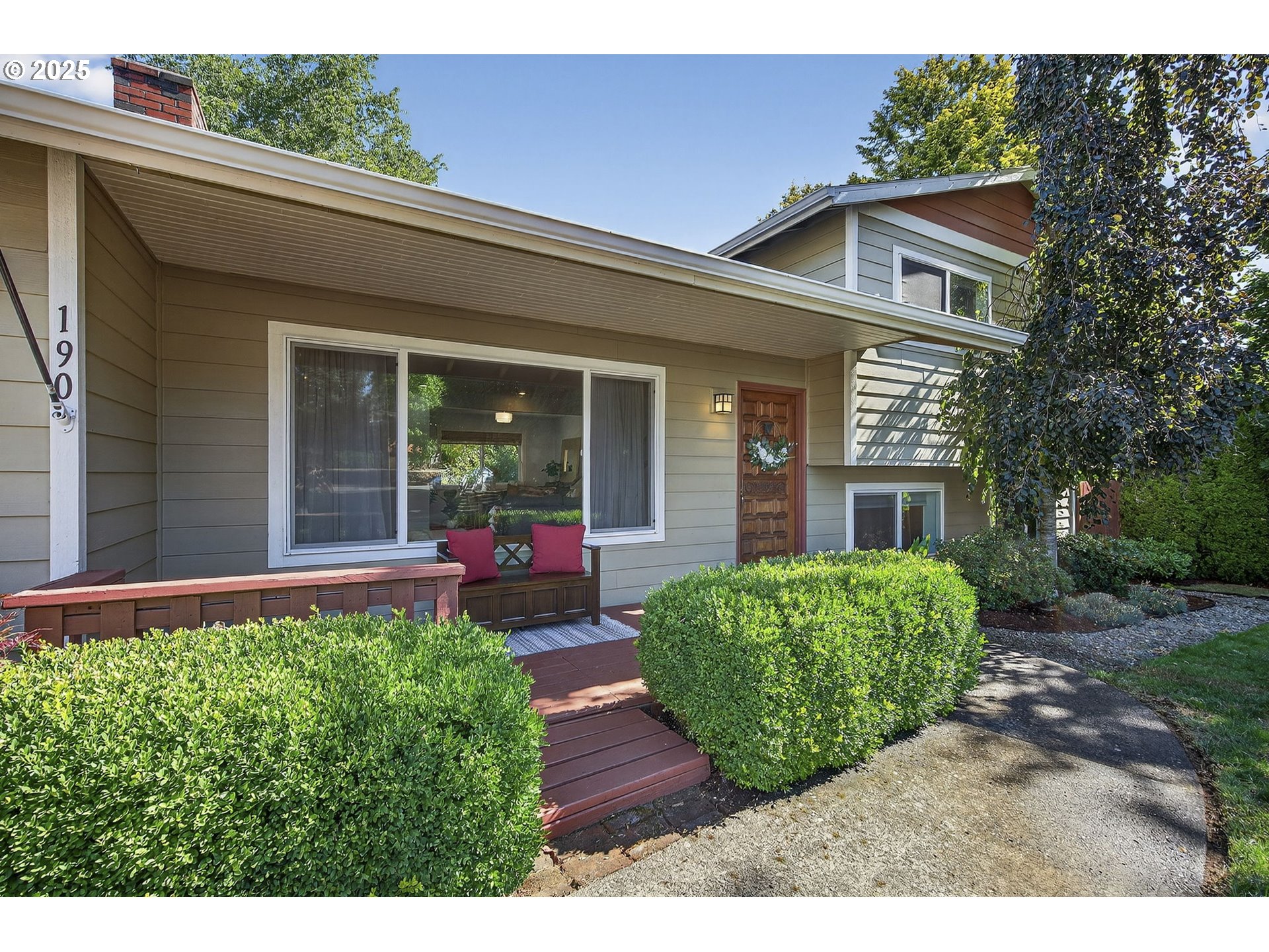 190 SE HACIENDA CT