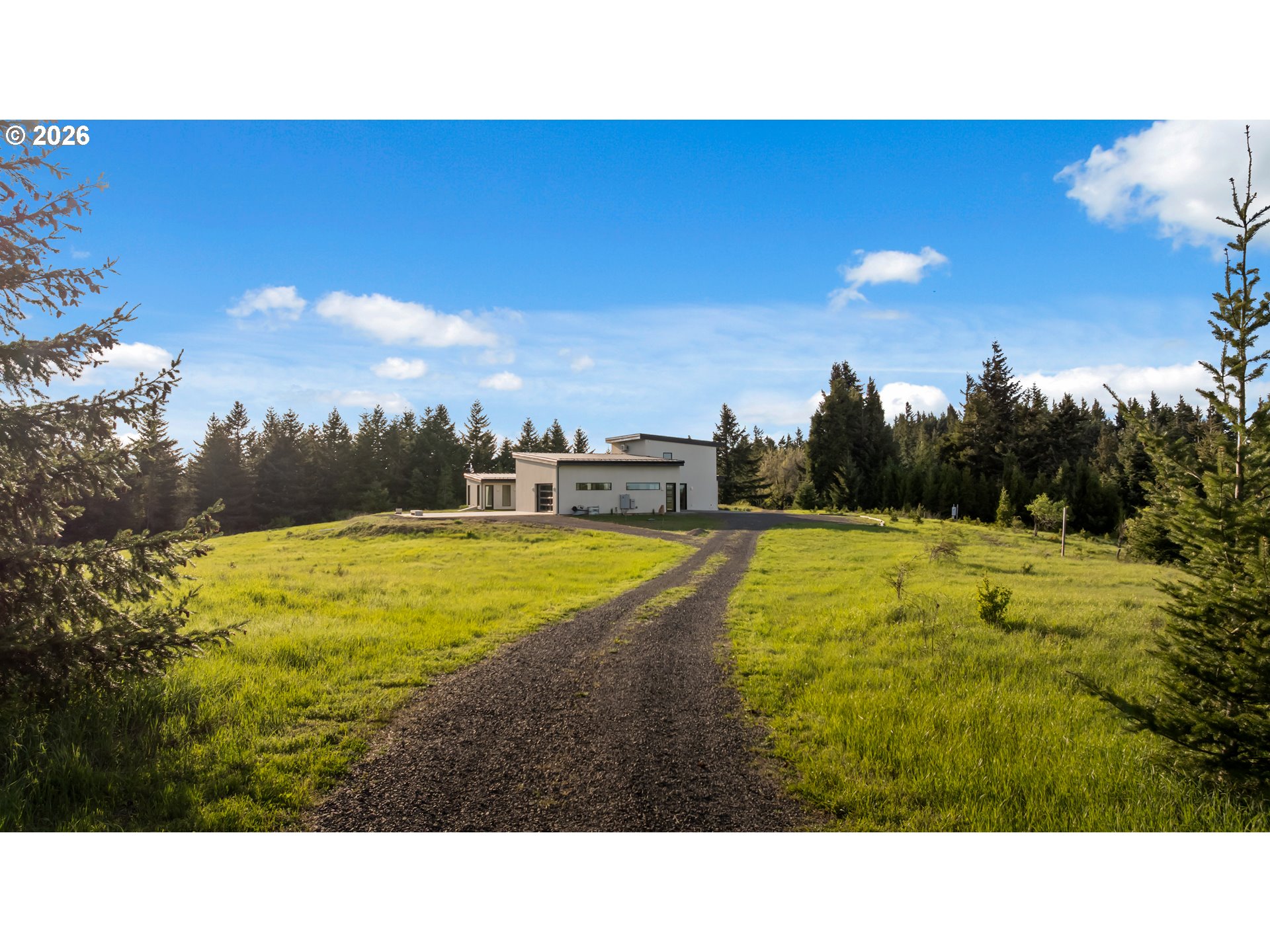 8 MEADOWLARK LN