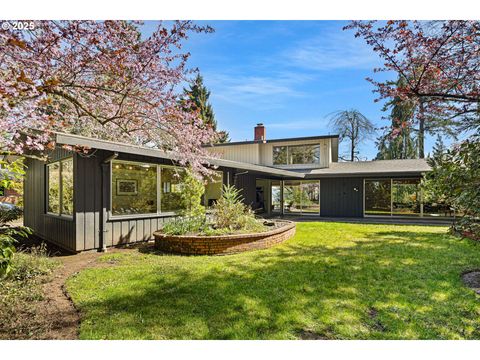 1685 SKYLINE BLVD Eugene OR 97403