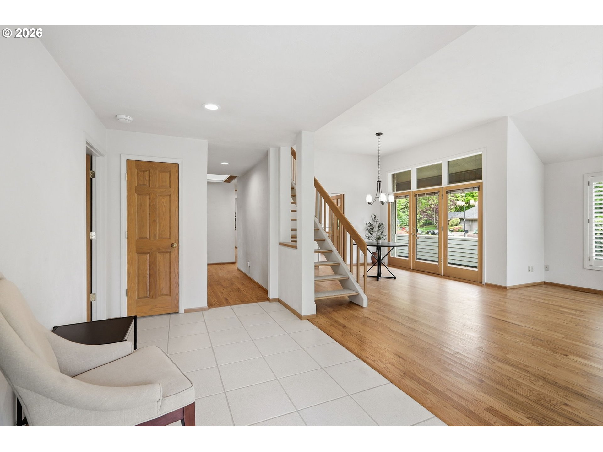 835 FAIRWAY VIEW DR