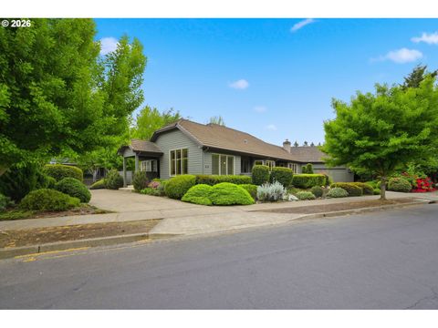 835 FAIRWAY VIEW DR Eugene OR 97401