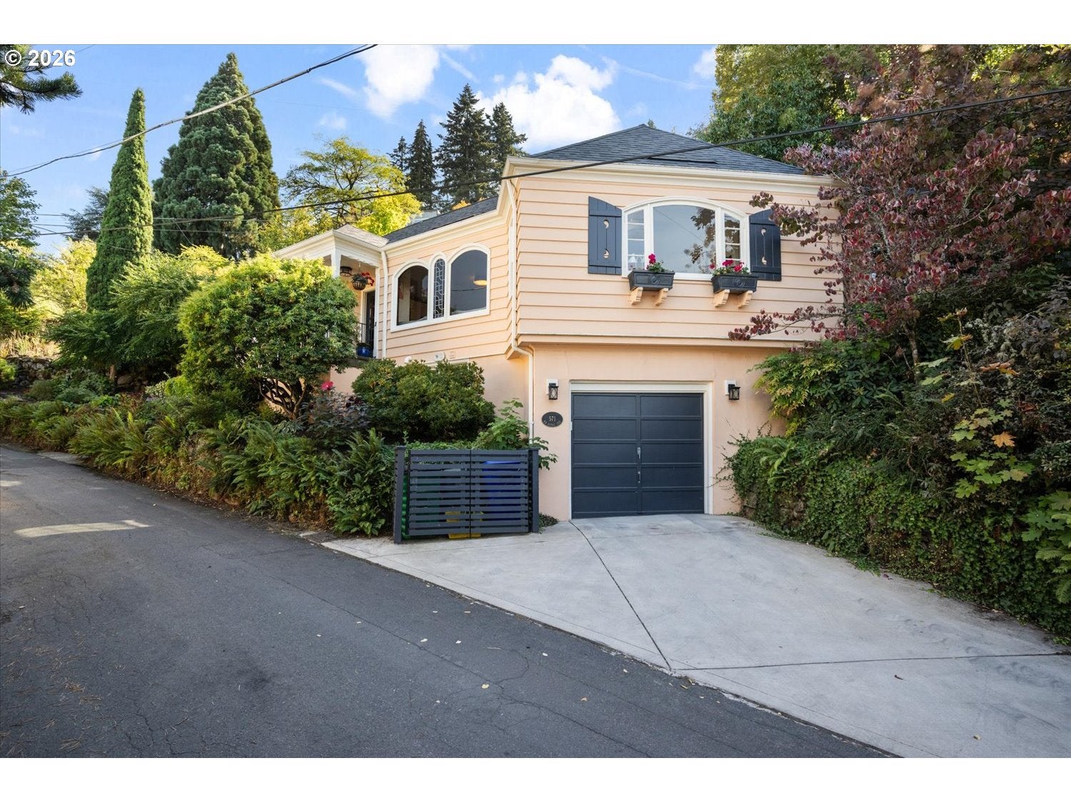 571 NW ALPINE TER