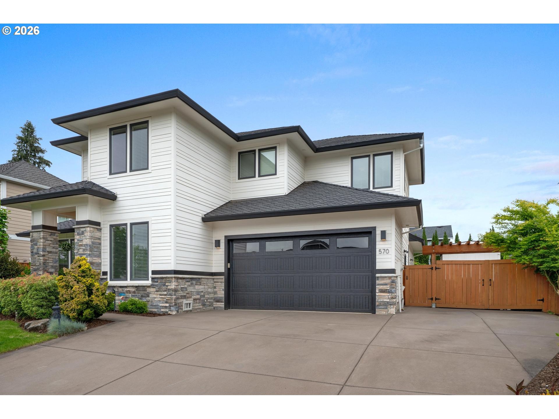 570 NW 11TH AVE