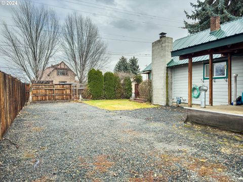 A home in Baker City