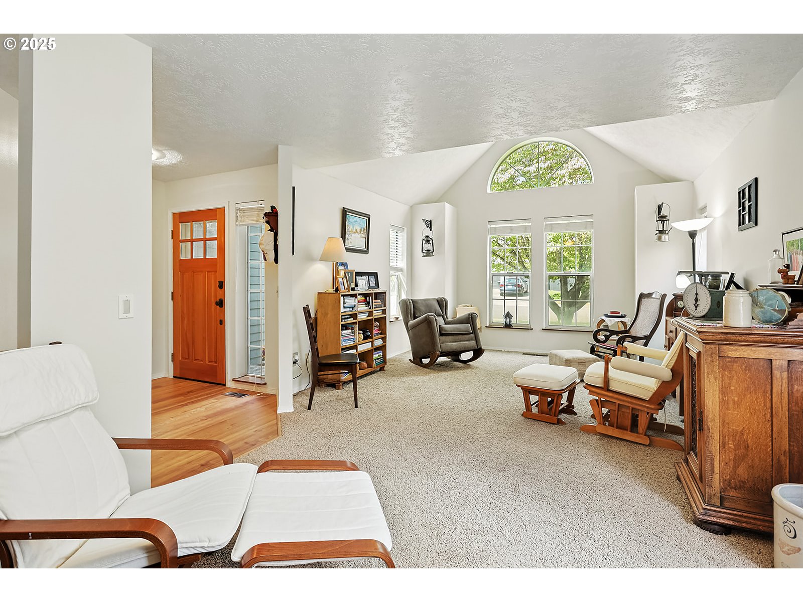 832 ADAMS LOOP