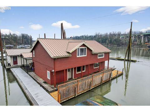 1701 Clackamette DR 2 Oregon City OR 97045