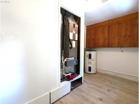 Tiny photo for 48294 Hills St, Oakridge, OR 97463 (MLS # 427873337)