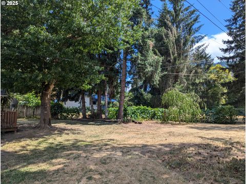 Tiny photo for 48294 Hills St, Oakridge, OR 97463 (MLS # 427873337)