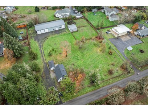 A home in Newberg