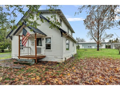 A home in Newberg