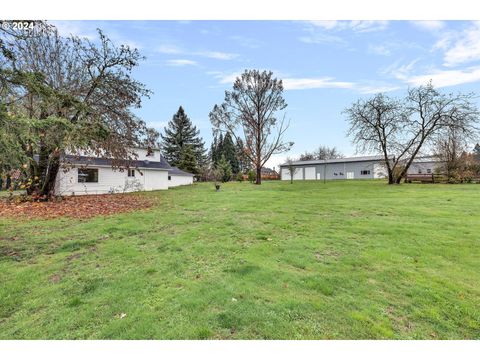 A home in Newberg