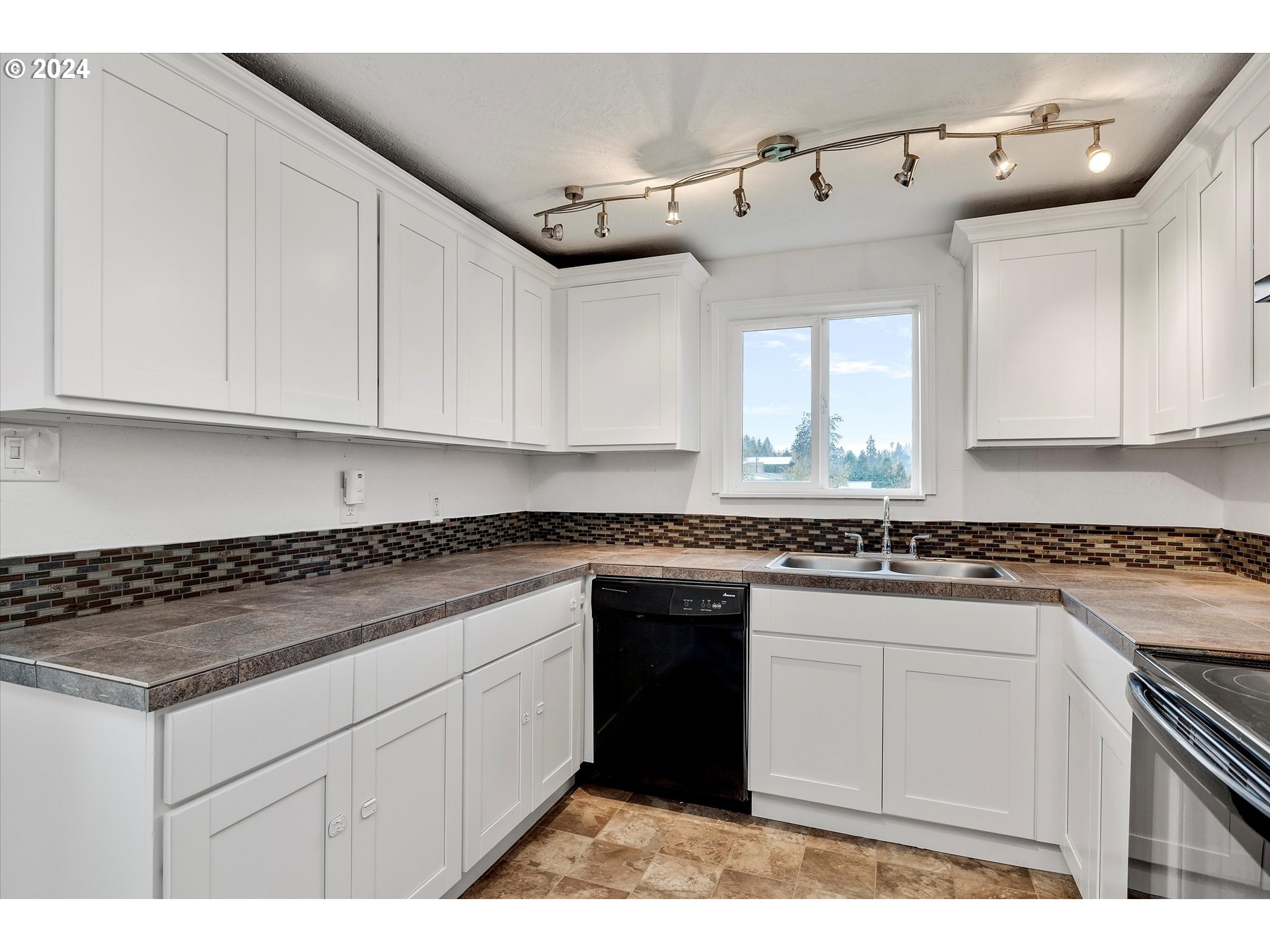 Newberg, Oregon 97132, United States, 3 Bedrooms Bedrooms, ,2 BathroomsBathrooms,Residential,Pending,31169