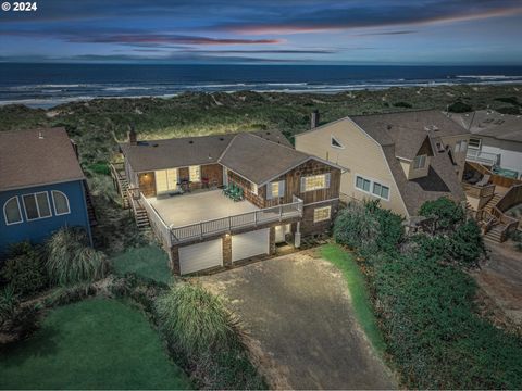 A home in Waldport