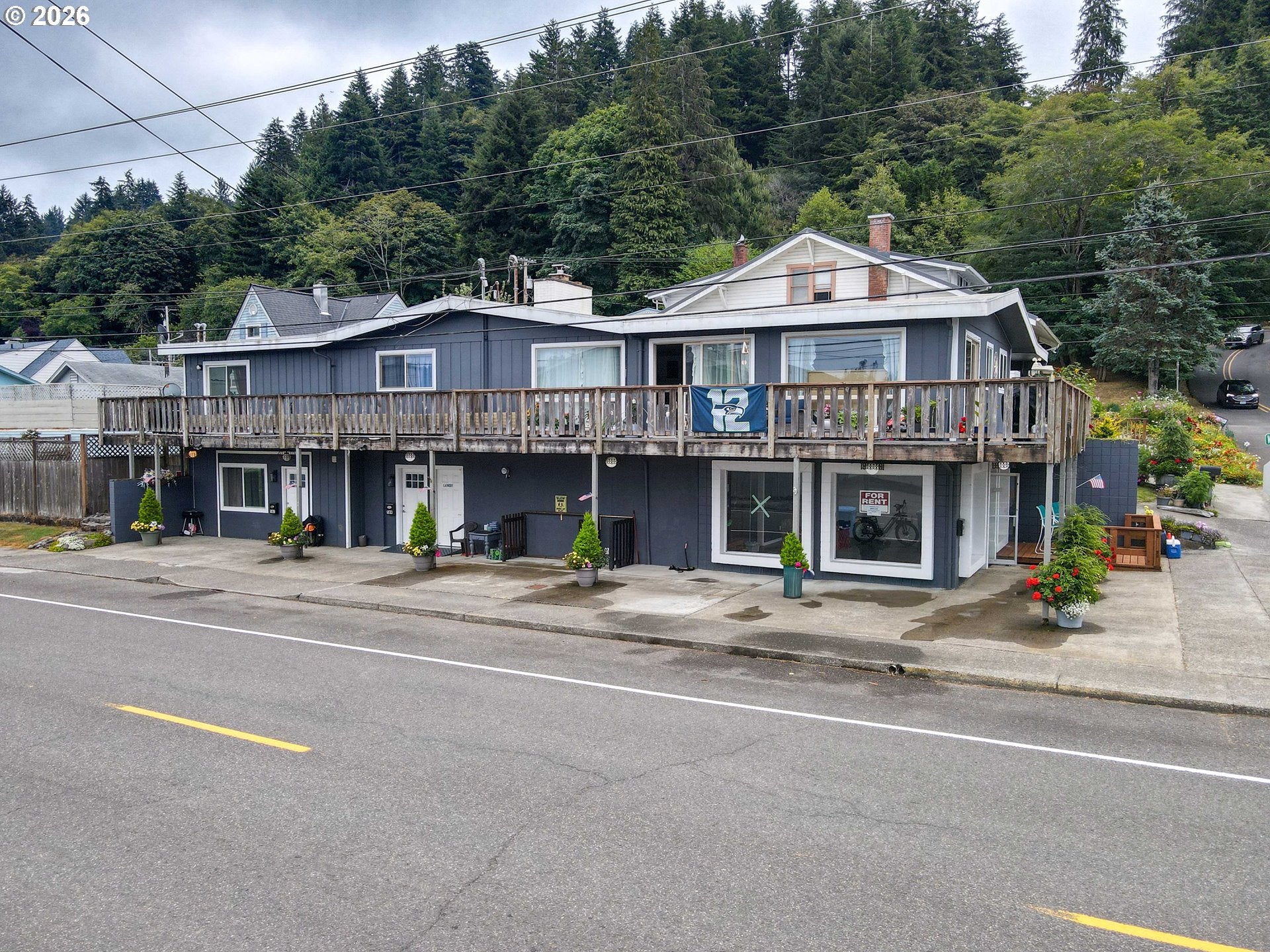 582 WINCHESTER AVE