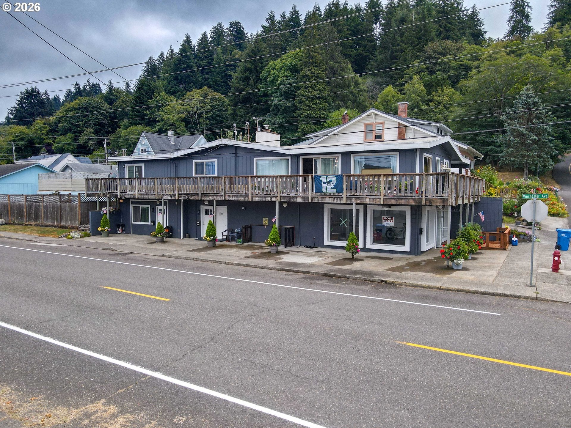 582 WINCHESTER AVE