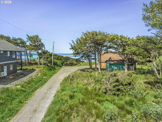 121 NW TEXAS ST, YACHATS, OR 97498 - Image 94751d07a1e5c6ac55d4e12ca7f8d68e/3028417220